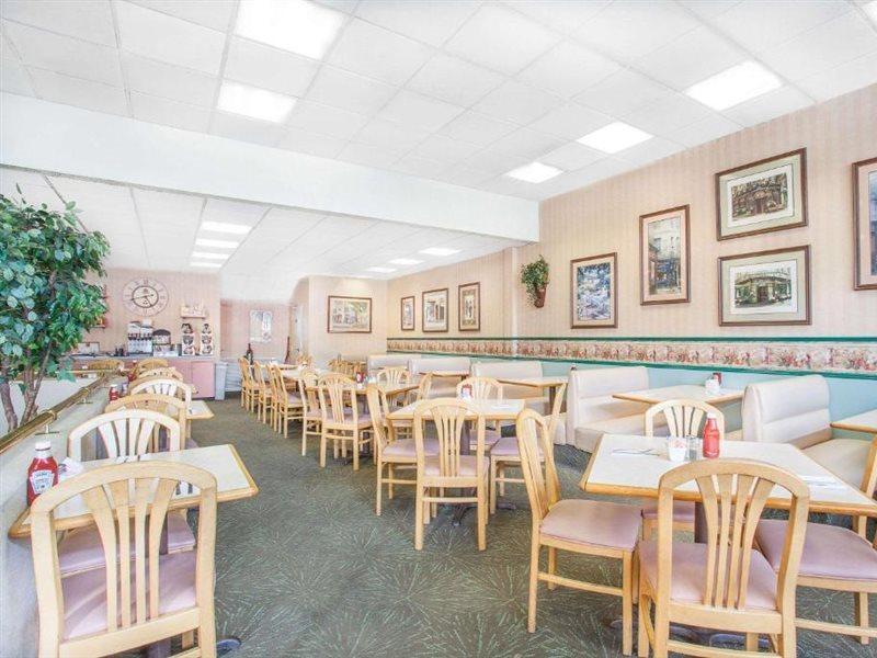 Howard Johnson By Wyndham Atlantic Hotel
