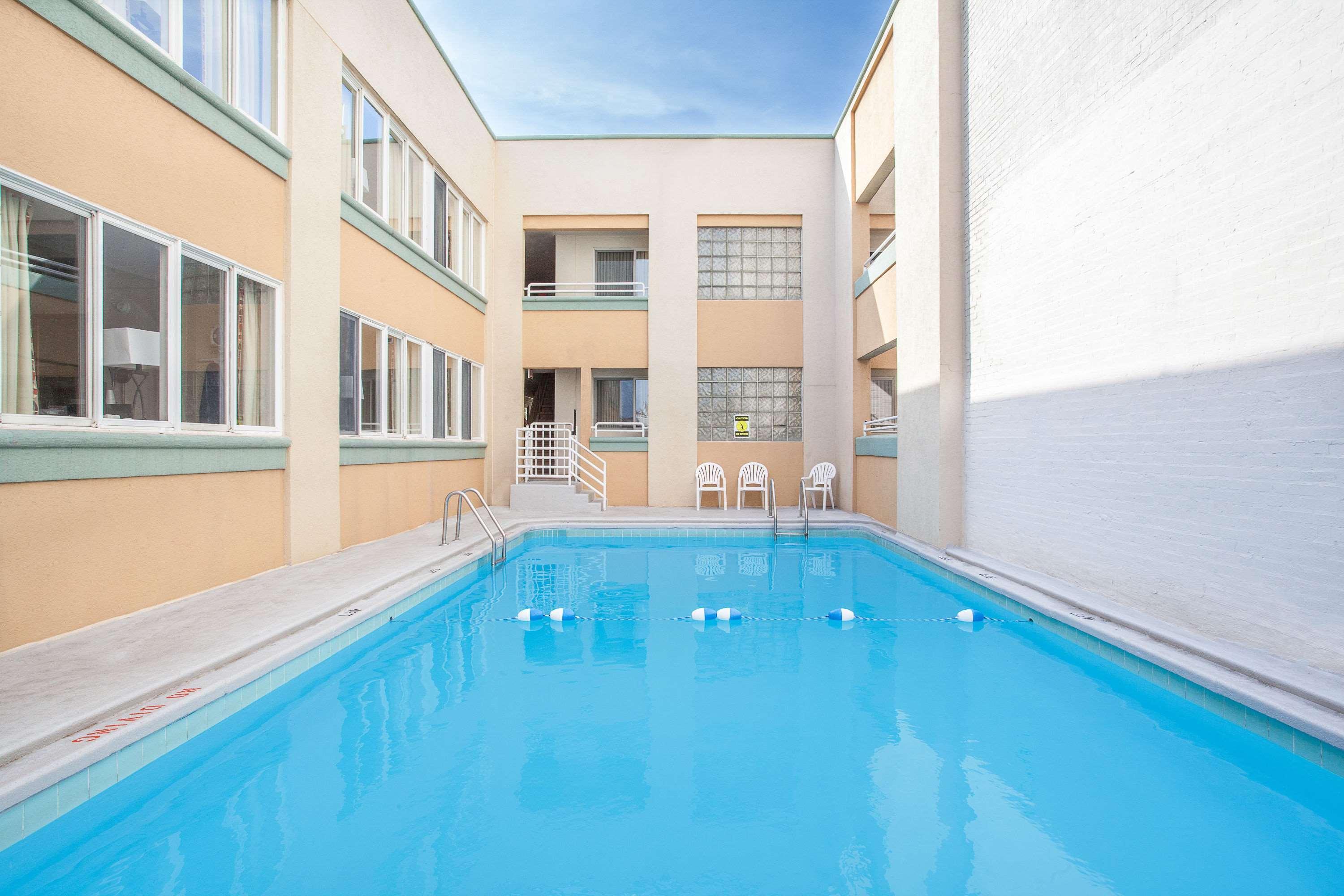 Howard Johnson By Wyndham Atlantic Hotel